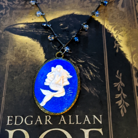 Siren Cameo - Picture 6 of 8